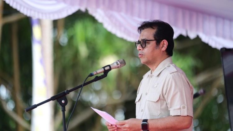 Arah Baru Literasi Digital dalam Era Gadget Menurut Wamenkomdigi