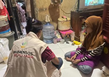 Kisah Mengharukan Pengamen Viral yang Bawa Anak di Depok