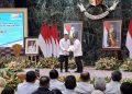 Kado HUT Pemprov DKI Terima 499 Sertifikat Tanah dari Kementerian ATR BPN