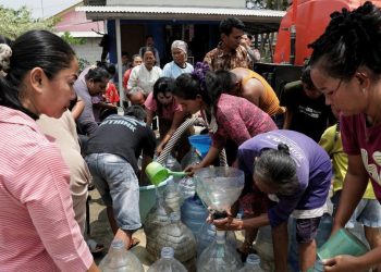 Cerita Warga Tasikmalaya Bertahan Hidup Mengandalkan Air Masjid di Musim Kemarau