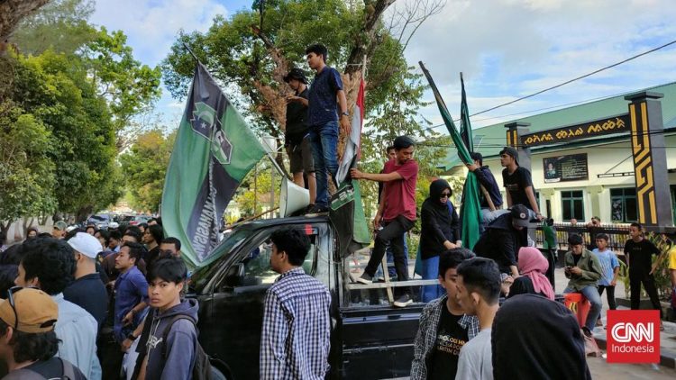 Demo HMI Sulsel di Makassar Tuntut Evaluasi Kinerja Pemerintahan