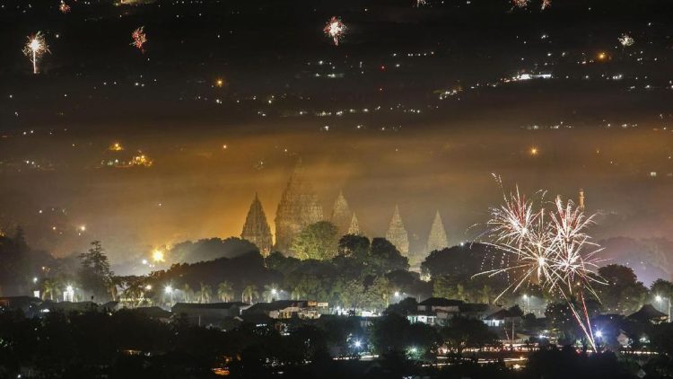 Ledakan Kembang Api Heboh di Prambanan Ternyata untuk Acara Prewedding