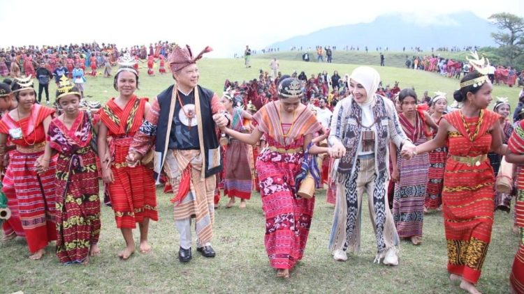 Mendagri Buka Festival Fulan Fehan 2026 dengan Tarian Persahabatan