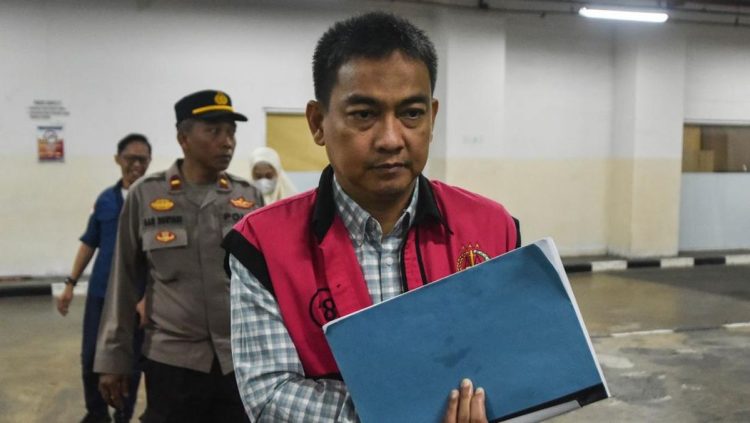 Eks Ketua Ombudsman Pakai Nama Samaran Terima Suap