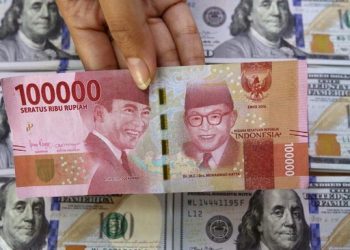 Rupiah Terus Melemah, Dolar AS Hampir Menyentuh Rp18.200