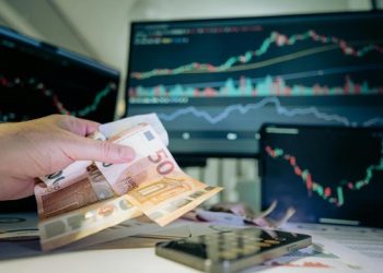 Pembantu Nekat Kuras Tabungan Beli Saham, Begini Nasibnya