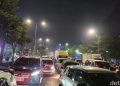 Demo Tolak MBG di Makassar, Massa Bakar Ban dan Tutup Jalan