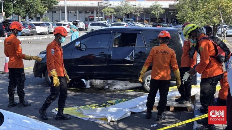 Mayat Perempuan Ditemukan Dalam Mobil di Parkiran Bandara
