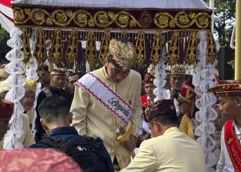 Safari ke Lampung, Jokowi Diberikan Gelar Adat Baginda Pemuka Bangsa