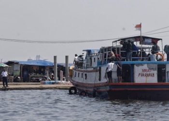 Kapal Mogok di Tengah Laut, 26 Penumpang Dievakuasi ke Pulau Panggang
