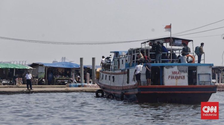 Kapal Mogok di Tengah Laut, 26 Penumpang Dievakuasi ke Pulau Panggang