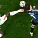 Hujan Tekel dan Tanpa Gol di Babak Pertama Inggris Lawan Argentina