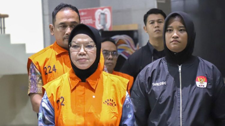 OTT Bupati Sukoharjo KPK Sita Uang dan Emas Total Rp21,2 Miliar