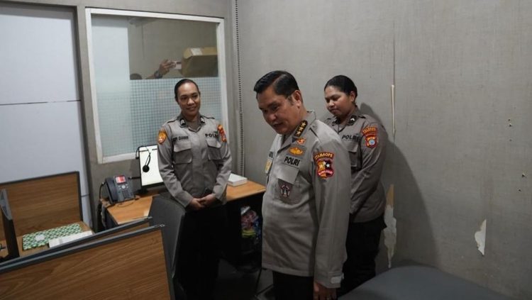 Dorong Transformasi Layanan 110 dan Command Center oleh Kapolri