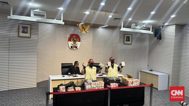 Kolusi Anggota Polri di KPK dan Ayahnya Memeras Bupati Pemalang