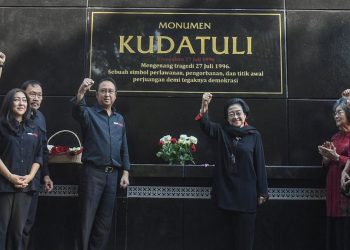 Sorot Profesionalitas Tentara Selama 30 Tahun Kudatuli oleh Andi Widjajanto