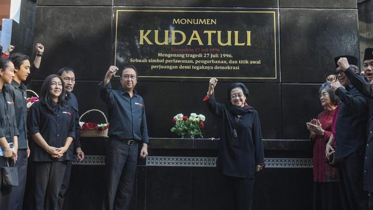 Sorot Profesionalitas Tentara Selama 30 Tahun Kudatuli oleh Andi Widjajanto