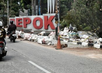 Pemotor Angkuh Mengaku Tentara Ngotot Saat Ditegur di Trotoar Depok