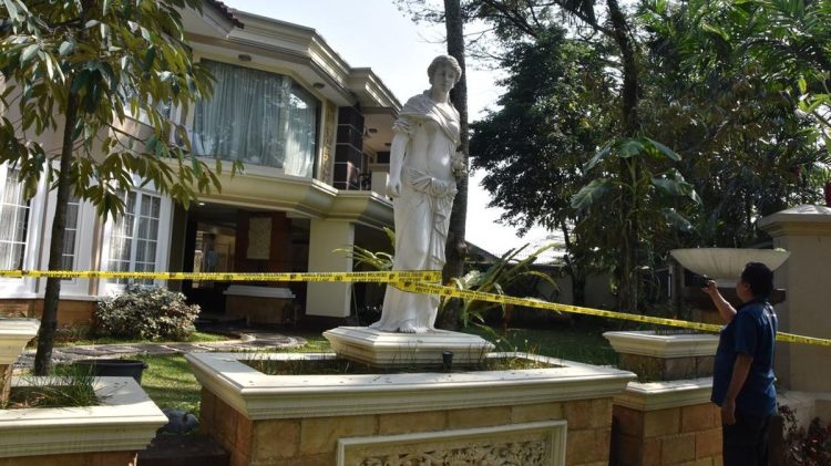 Polisi Verifikasi Keaslian Emas 74 Kg yang Disita di Sentul