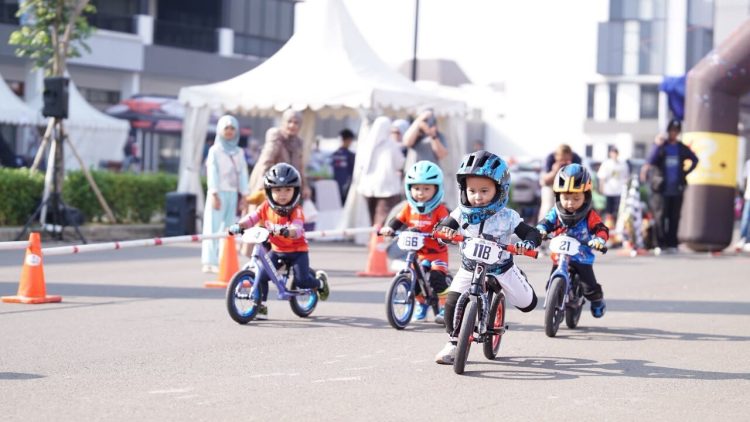 Arena Seru Balapan Pushbike Anak di Summarecon Crown Gading 2026