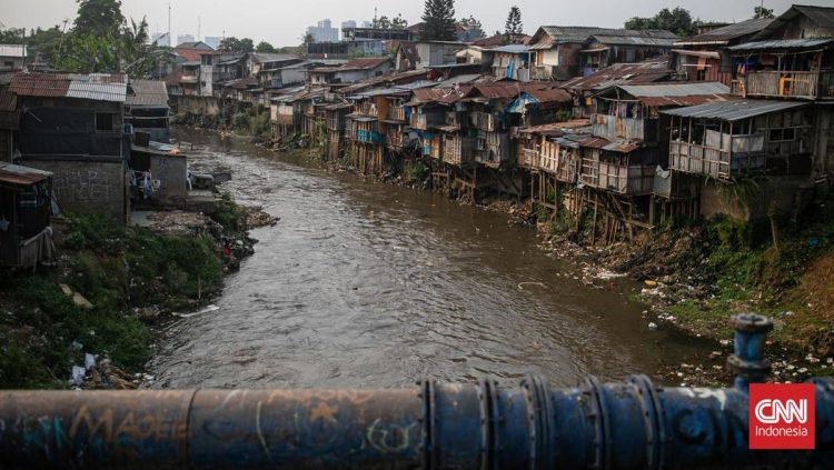 Emak-emak di Jakarta Utara Terjun ke Kali Usai Mencuri Barang di Minimarket