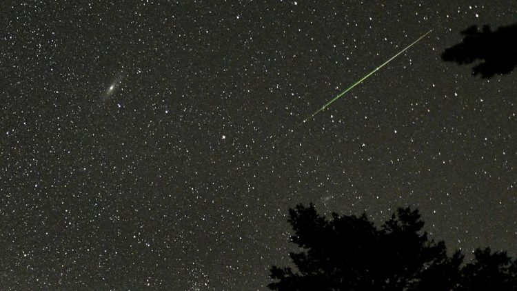 Hujan Meteor Perseid Perindah Langit Indonesia Malam Ini