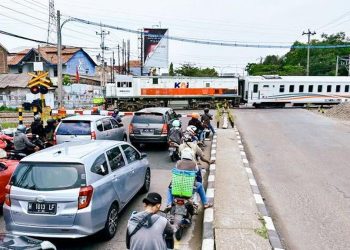 Benahi 190 Perlintasan Sebidang Progres Konstruksi KAI Capai 77%