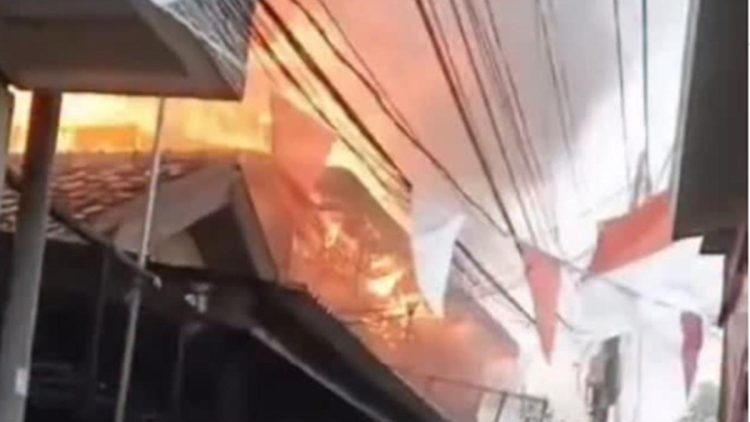 Kebakaran Habis Permukiman di Gambir, 880 Warga Terkena Dampak