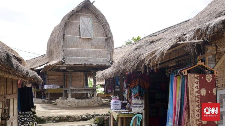 Kebakaran Rumah Adat Sade di Lombok Tengah