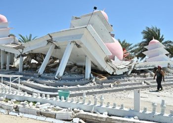 Gempa 5,8 Kembali Guncang NTT, Warga Panik Keluar Rumah