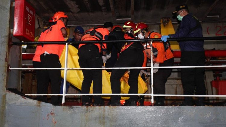 Akhir Monitoring Insiden Kebakaran KMP Mutiara Sentosa II oleh Basarnas