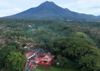 Pengusaha yang Aktif ke Gunung Kawi Mencapai Kesuksesan sebagai Konglomerat