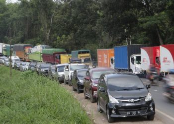 Macet Panjang Dua Pekan di Jalintim Sumatra Palembang-Jambi