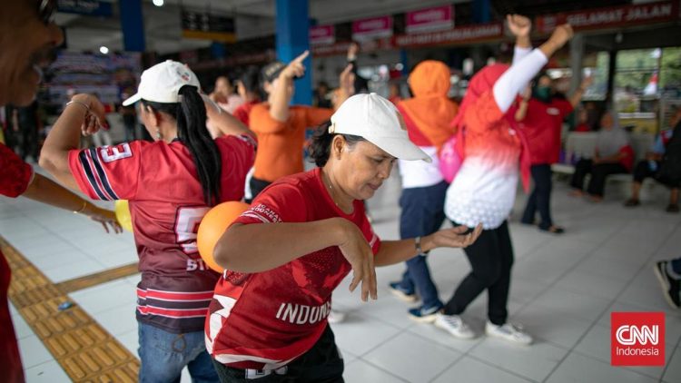 Keseruan Lomba 17-an di Terminal Kampung Rambutan Jakarta