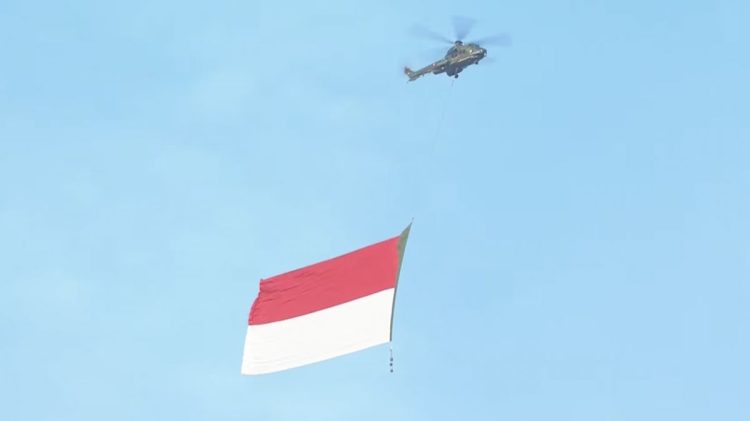 Aksi Drone dan Pesawat F-16 Warnai Merdeka Run 2026 dengan Bendera Raksasa