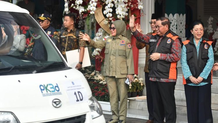 Pramono Serahkan Bantuan Pemprov DKI Sebesar Rp5,8 Miliar untuk NTT