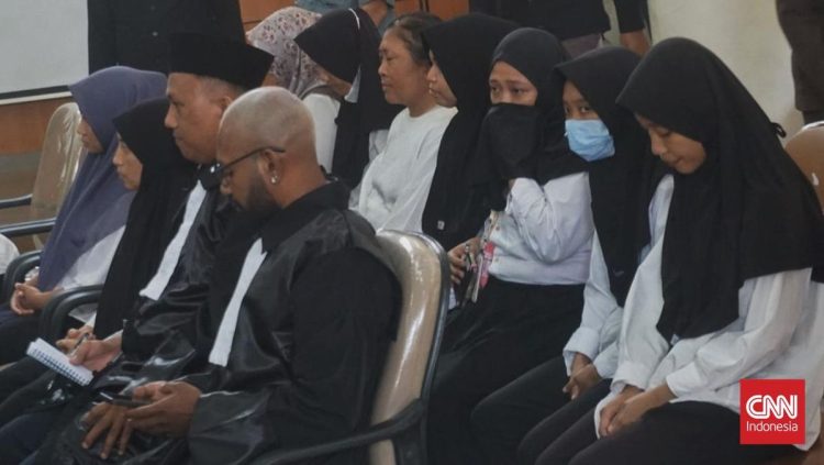 Mengantar Anak ke Neraka Seperti yang Saya Rasakan