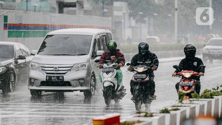 Prediksi Hujan Lebat oleh BMKG di Berbagai Kota Besar