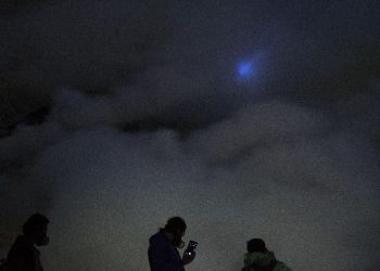 Potensi Bahaya Fenomena Blue Fire di Papandayan Menurut Badan Geologi