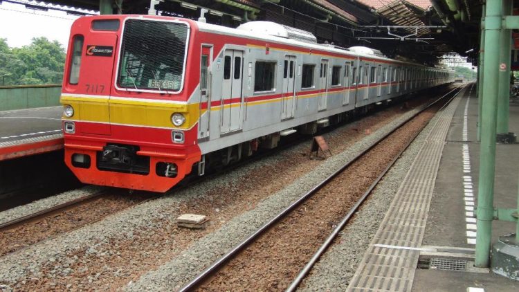 Pastikan Operasional Kereta Daop 1 Jakarta Aman Saat Terkena Abu