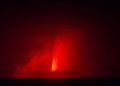 Penampakan Lava Pijar yang Dikeluarkan oleh Gunung Anak Krakatau