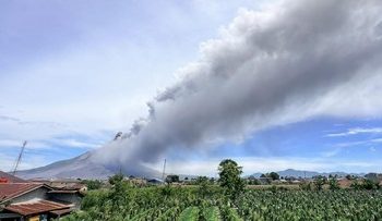 Gunung Sinabung Erupsi, Status Ditingkatkan Menjadi Siaga