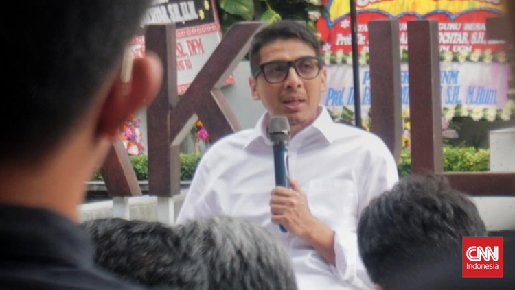 Gugatan Denny Cs di MK untuk Menyelesaikan Masalah Konstitusi
