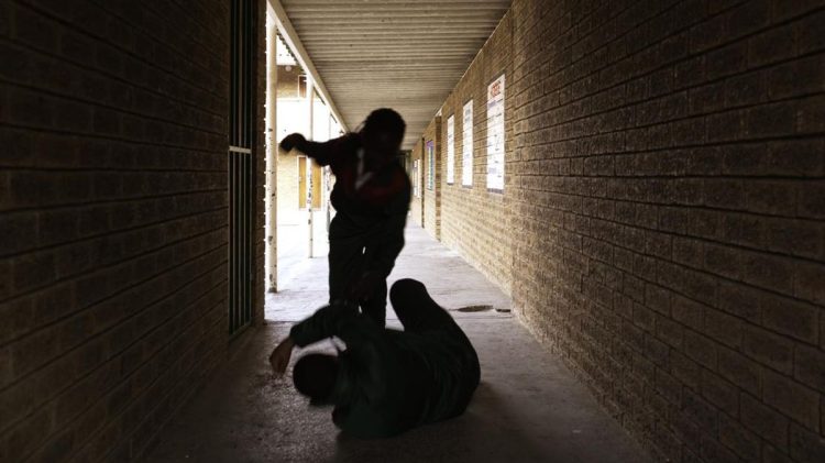 Guru Medan Diduga Pukul 10 Siswa dan Mengundurkan Diri