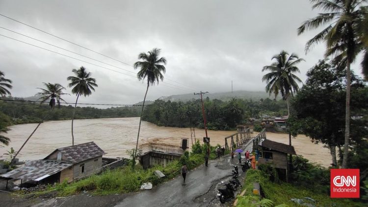 Hujan Deras Mengakibatkan Empat Kecamatan di Nias Barat Terendam Banjir
