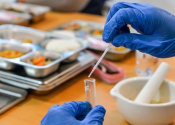 172 Mahasiswa PPDS Unair Mengalami Keracunan Massal, Sampel Makanan Diuji di Laboratorium