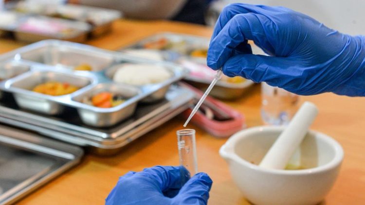172 Mahasiswa PPDS Unair Mengalami Keracunan Massal, Sampel Makanan Diuji di Laboratorium