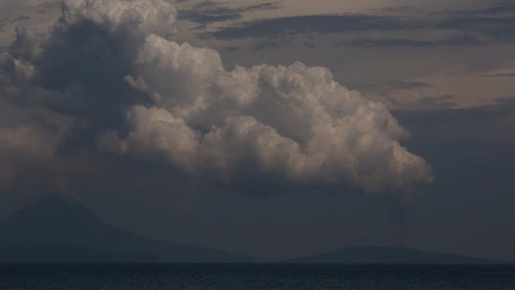 Erupsi Gunung Anak Krakatau, Warga Dihimbau Jauhi Radius 3 Km