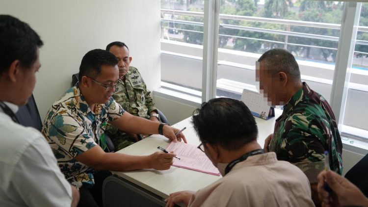5 Tersangka Korupsi Motor Listrik Diserahkan ke Penuntut Umum