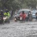 Jalan Mayor Oking Cibinong Seperti Sungai Saat Banjir Banyak Motor Terjebak